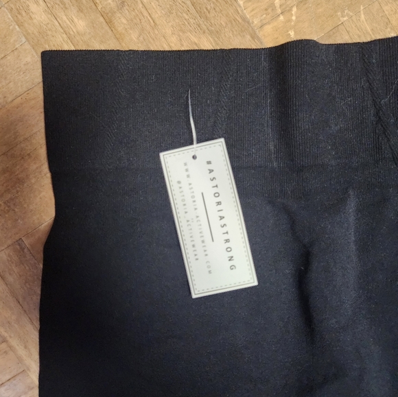 Astoria Activewear 2 Toned Black/Grey Leggings NWT - Picture 2 of 5